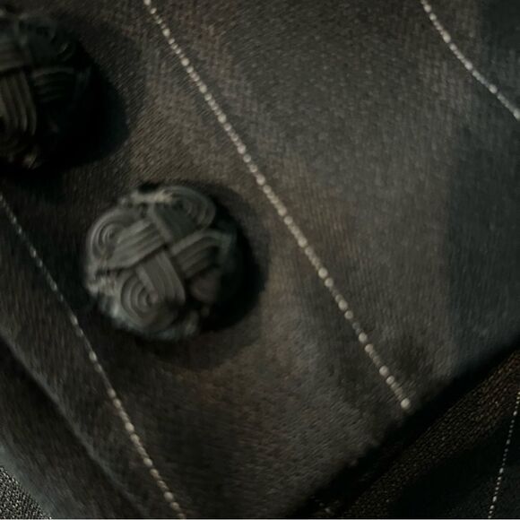 Vintage Black & White Pinstripe Blazer by KASPER size 8 - Picture 9 of 9